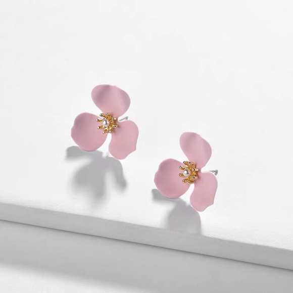 Anthropologie Jewelry - Anthropologie Flower Stud Earring
